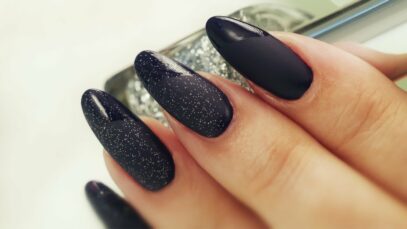 Matte Glitter Nails