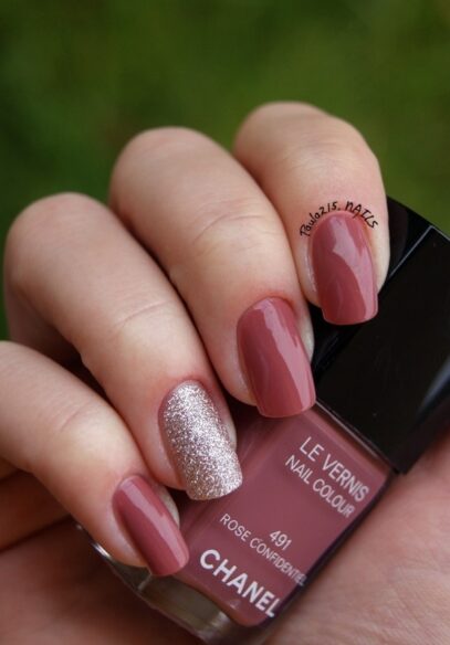 Nails With One Glitter Nail