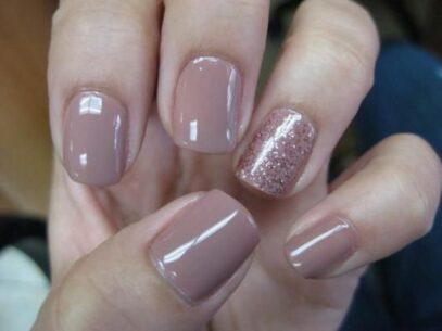 Neutral Glitter Nails