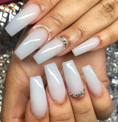 Nut White Nails