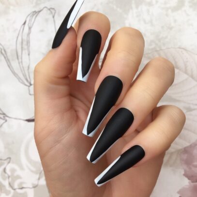 One Hand Black One Hand White Nails