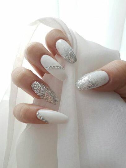 White Nail Art