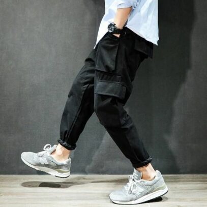 black cargo pants outfit street style