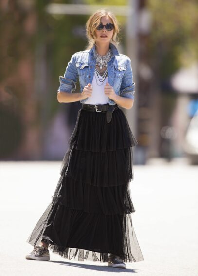 black maxi skirt outfit