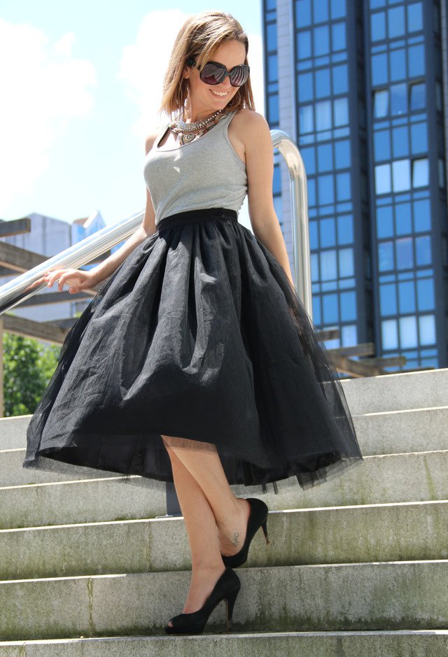 black midi skirt outfit