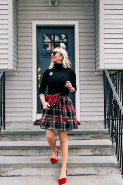 black plaid skirt outfit