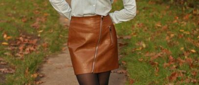 brown leather skirt outfit