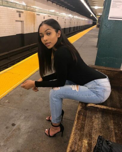 chill outfits black girl home