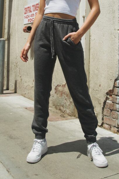chill outfits sweatpants