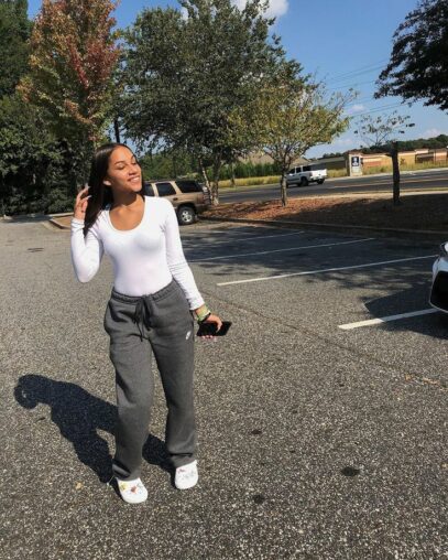 chill outfits with crocs