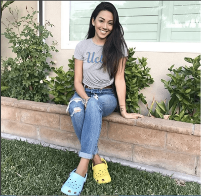 chill outfits with crocs