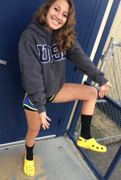 chill outfits with crocs