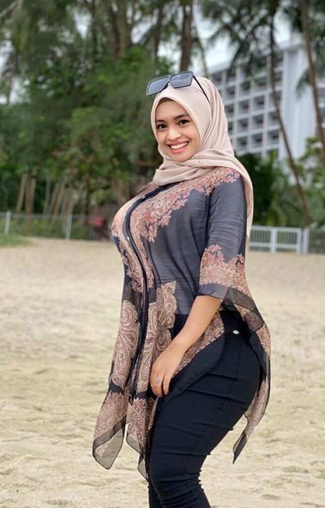 curvy girl outfits hijab
