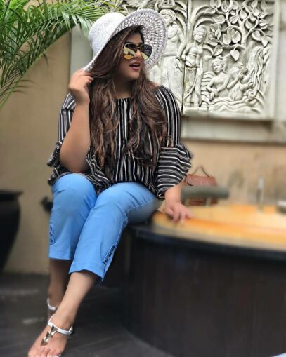curvy girl outfits indian