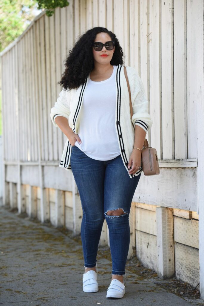 curvy girl outfits with sneakers