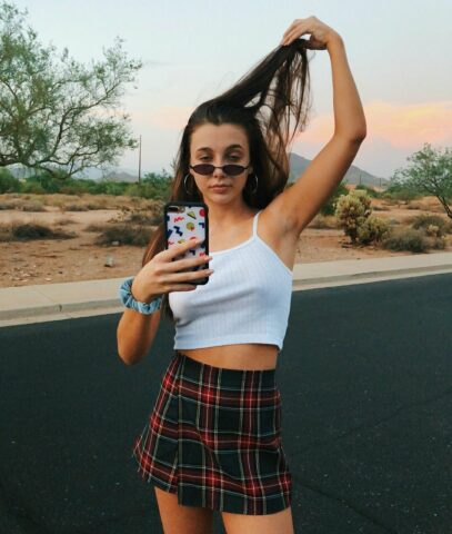 emma chamberlain outfits