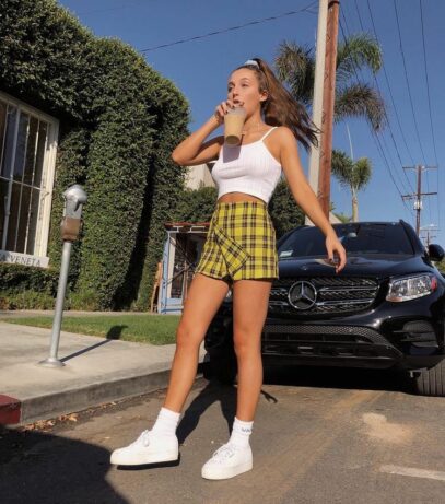 emma chamberlain outfits