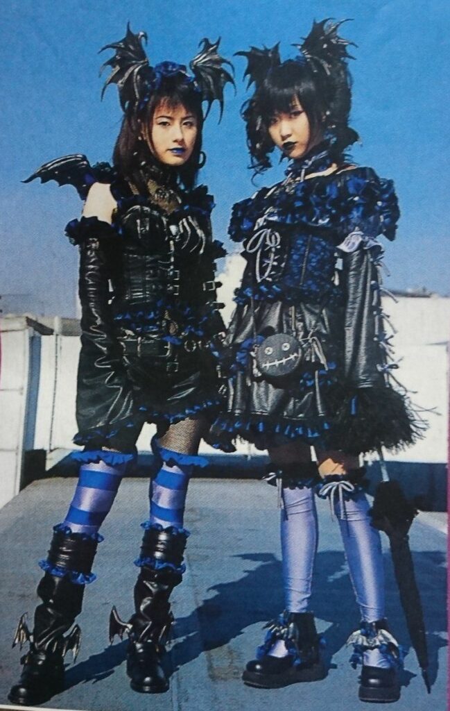 Statement Accessories Y2K Goth Outfits