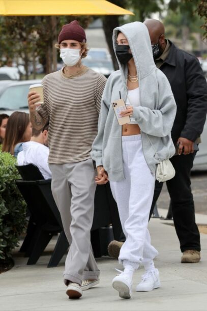 hailey bieber chill outfits