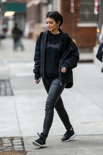 kylie jenner outfits street styles