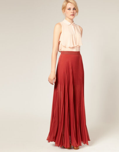 long pleated skirt outfit