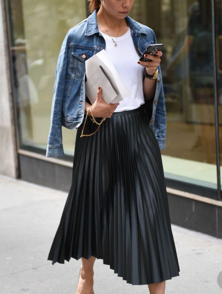 long pleated skirt outfit