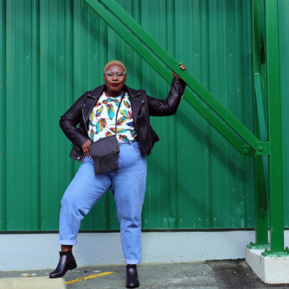 mom jeans plus size outfit