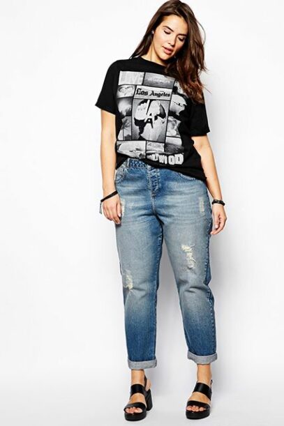 mom jeans plus size outfit
