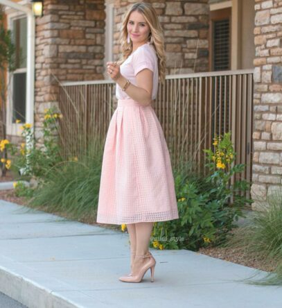 pink skirt outfit