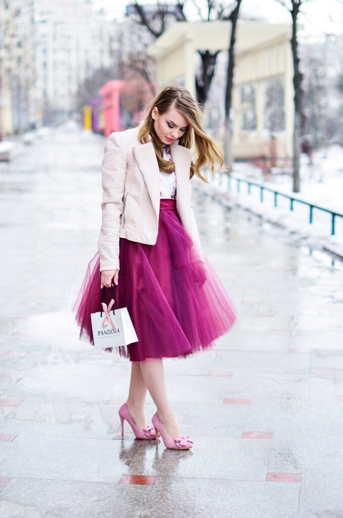 pink skirt outfit