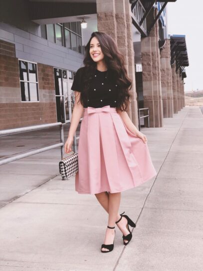 pink skirt outfit