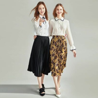 pleaded skirt outfits