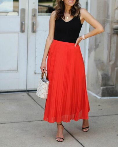 pleaded skirt outfits