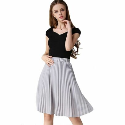 pleaded skirt outfits