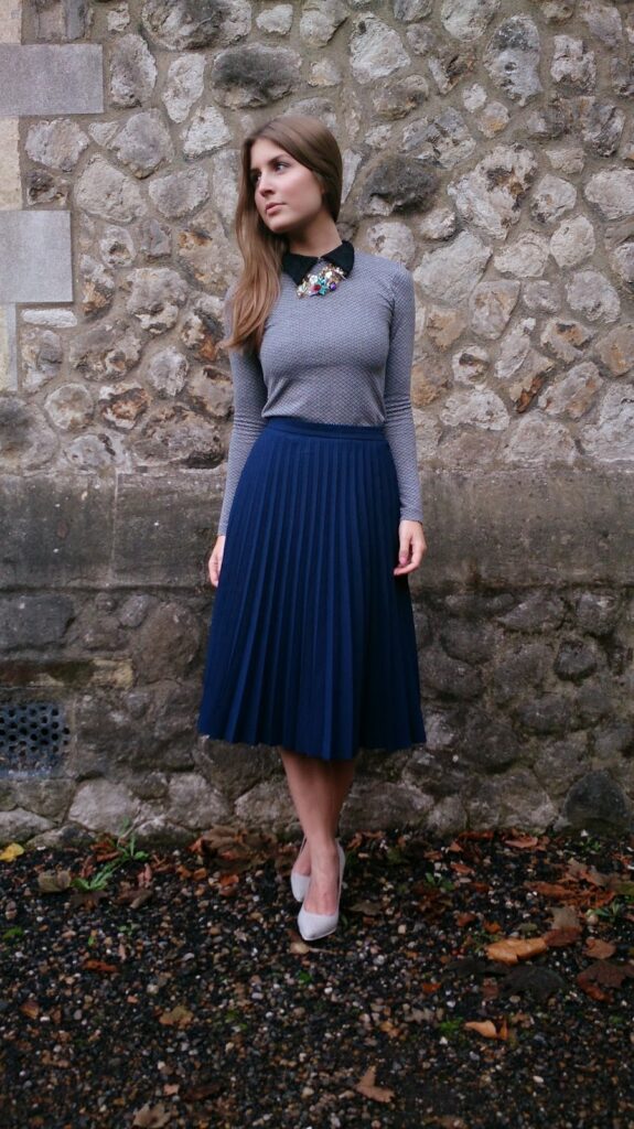 pleated midi skirt outfit