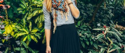 pleated midi skirt outfit