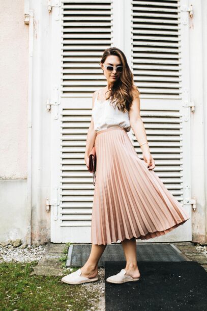 pleated skirt outfit