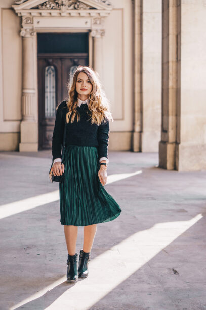 pleated skirt outfit