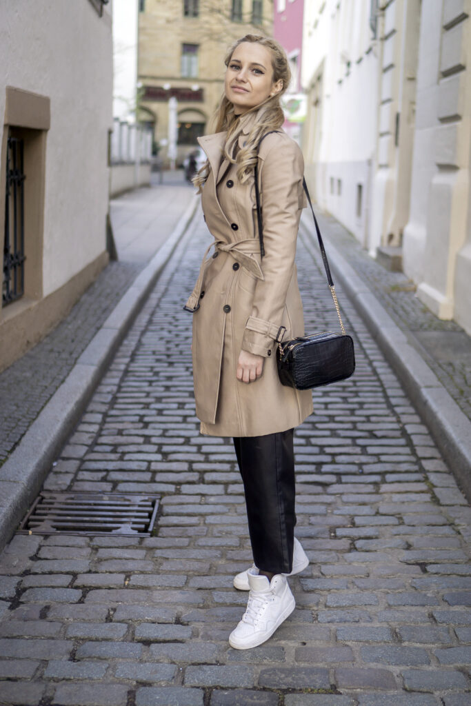 trench coats women outfit street fashion