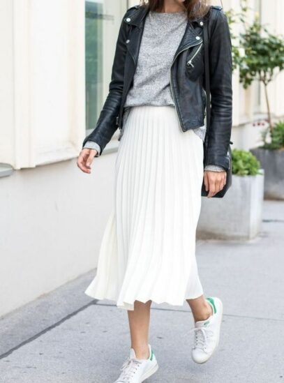 white pleated skirt outfit